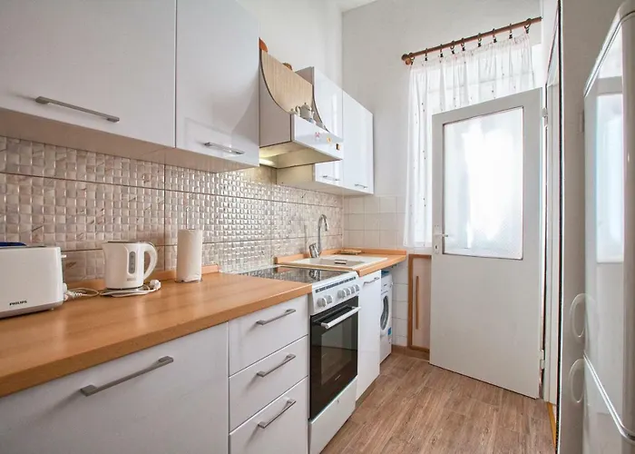 Rosy 아파트 풀라